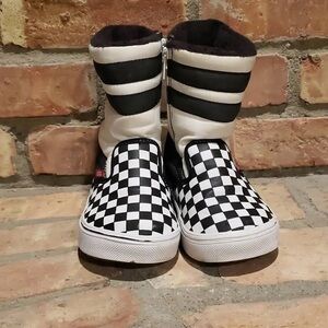 Van’s Children’s snow boots size 13